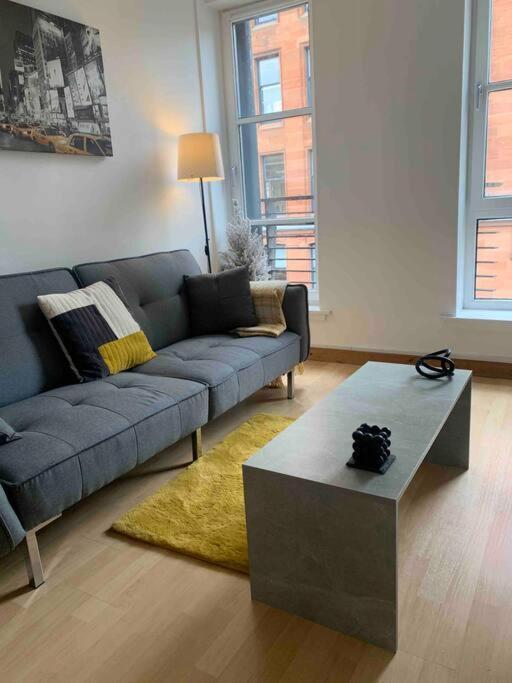 Trendy One Bedroom Apartment Глазго Экстерьер фото